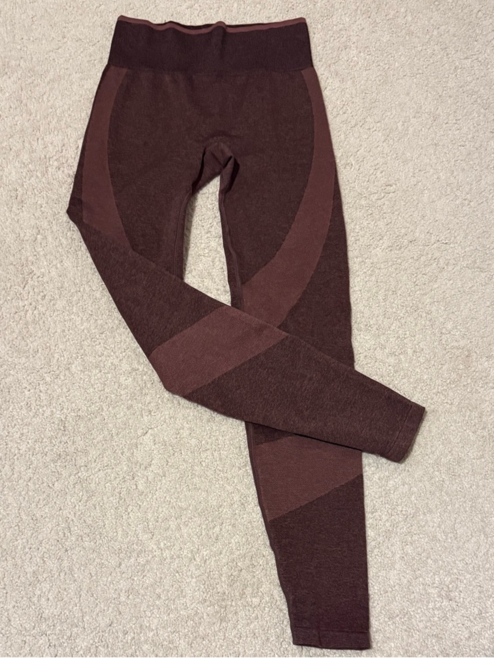PINK Victoria's Secret Two-Tone Maroon Seamless Leggings